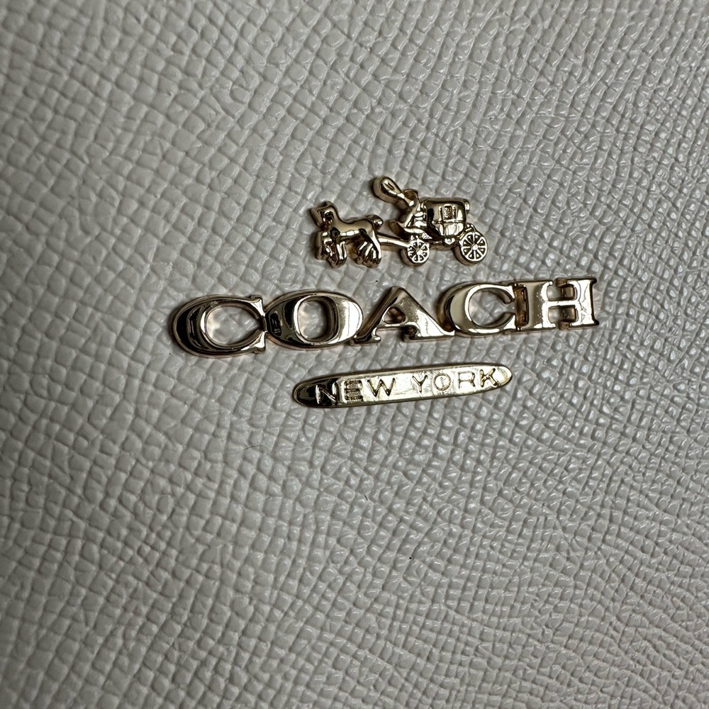 BNWT Coach Ava Tote in Crossgrain Leather – Chalk (F57526) - Picture 4 of 16